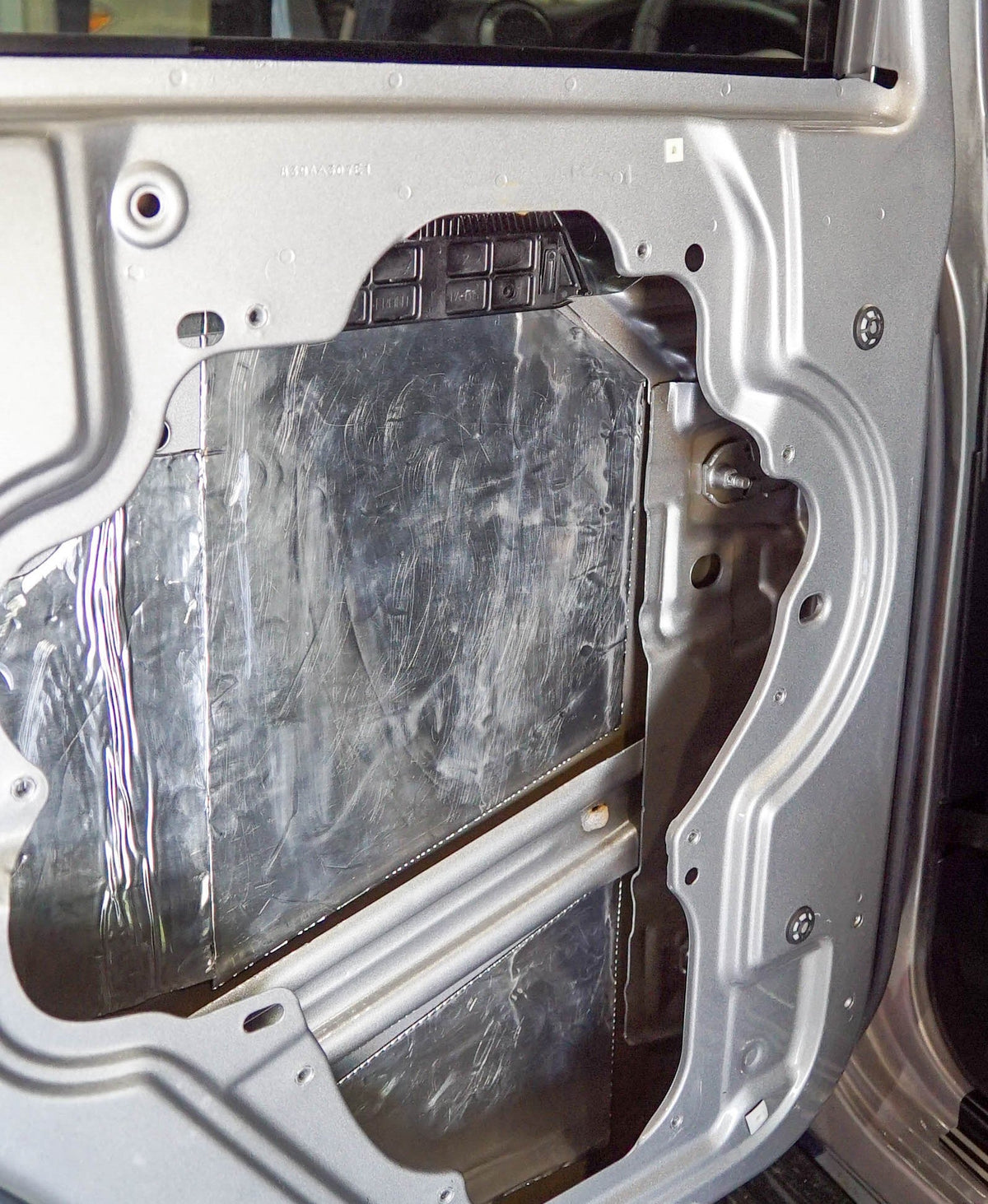 2012-2020 Nissan NV2500 HD Rear Door Kit